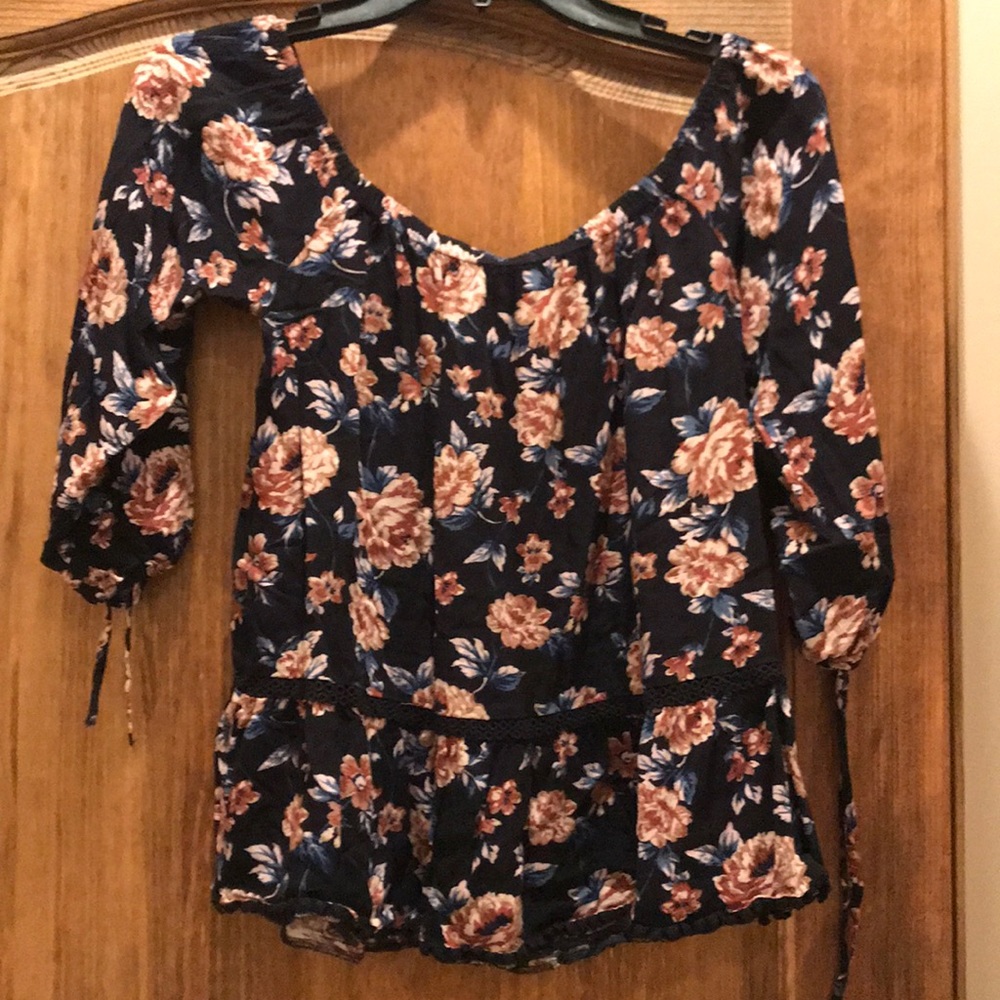 American Eagle exl like new condition, worn once.